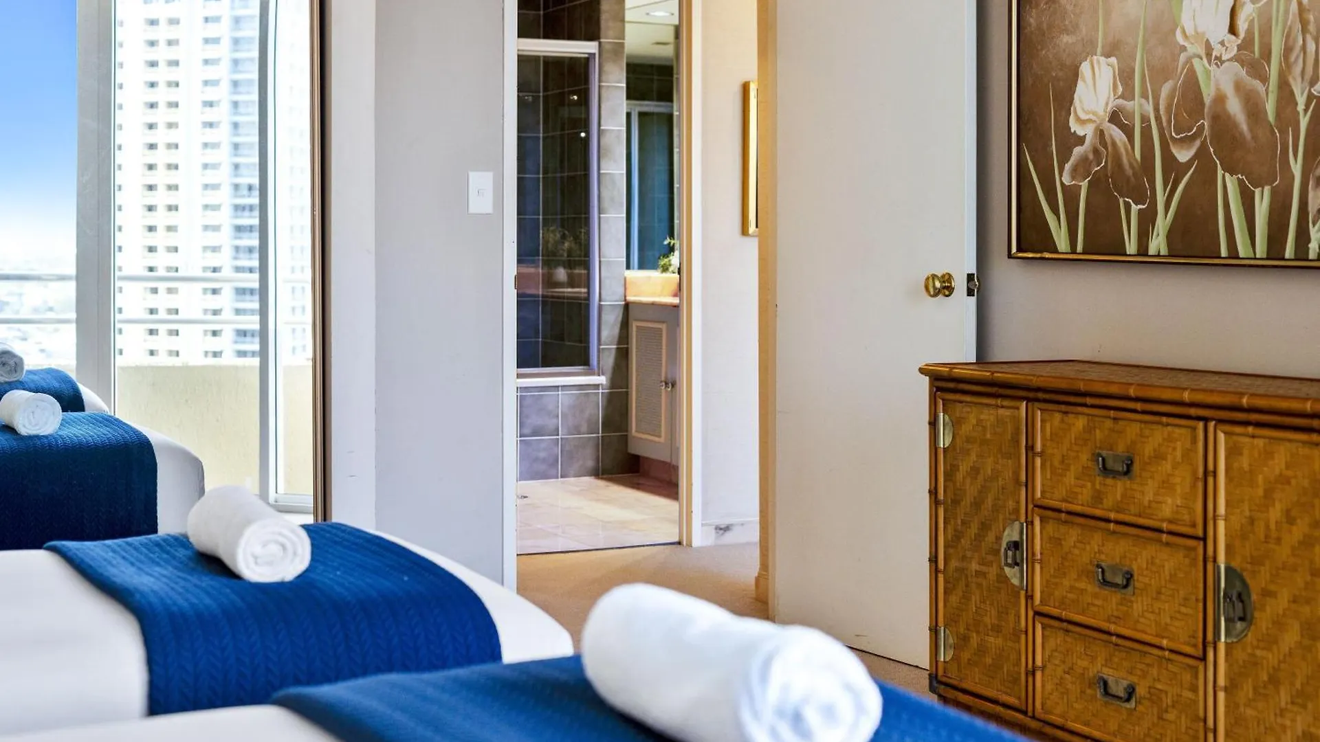Step Back In Time In This Retro Chic 3 Bedroom Penthouse At Zenith - Q Stay 골드코스트 0*,  오스트레일리아