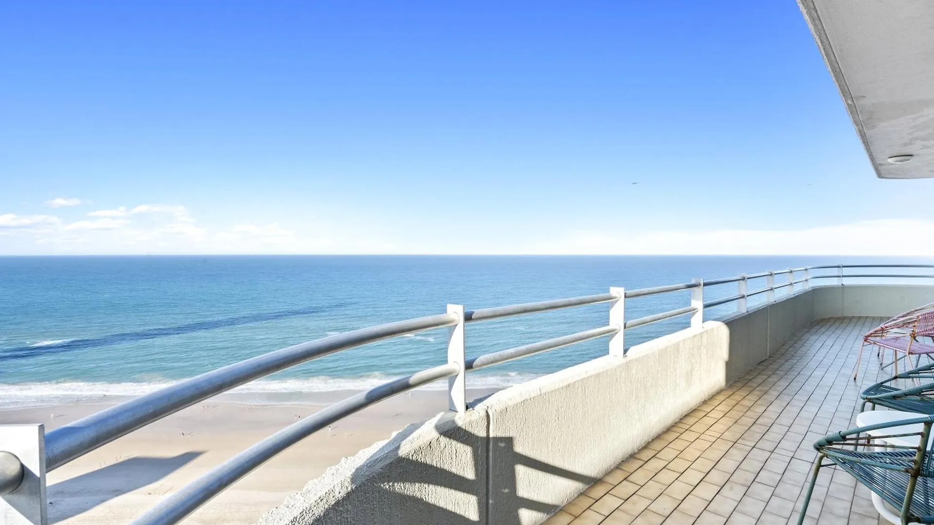 Step Back In Time In This Retro Chic 3 Bedroom Penthouse At Zenith - Q Stay Gold Coast Apartamento