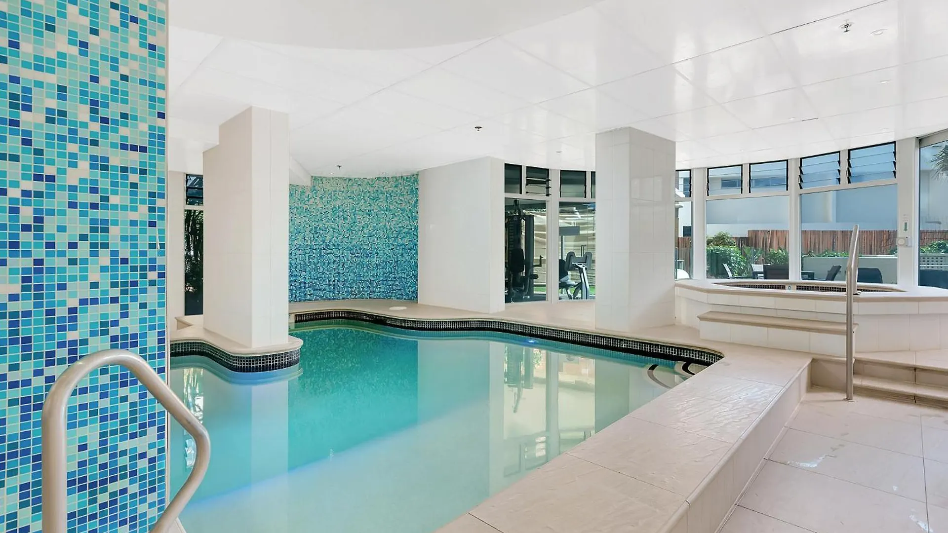 Step Back In Time In This Retro Chic 3 Bedroom Penthouse At Zenith - Q Stay Gold Coast 0*,